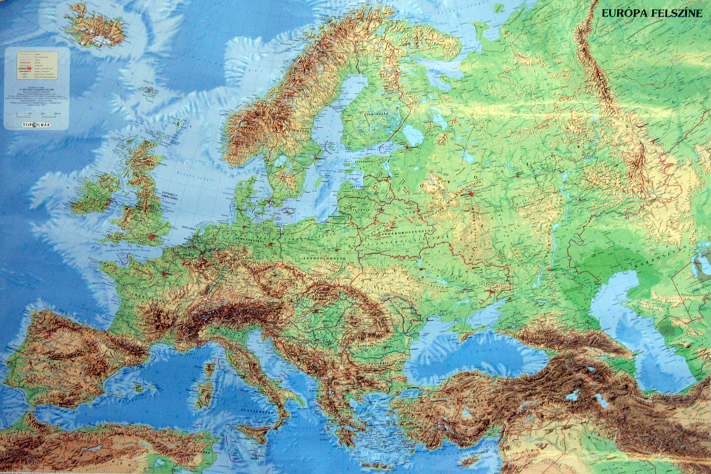 Európa felszíne 1  8 300 000 - Falitérkép